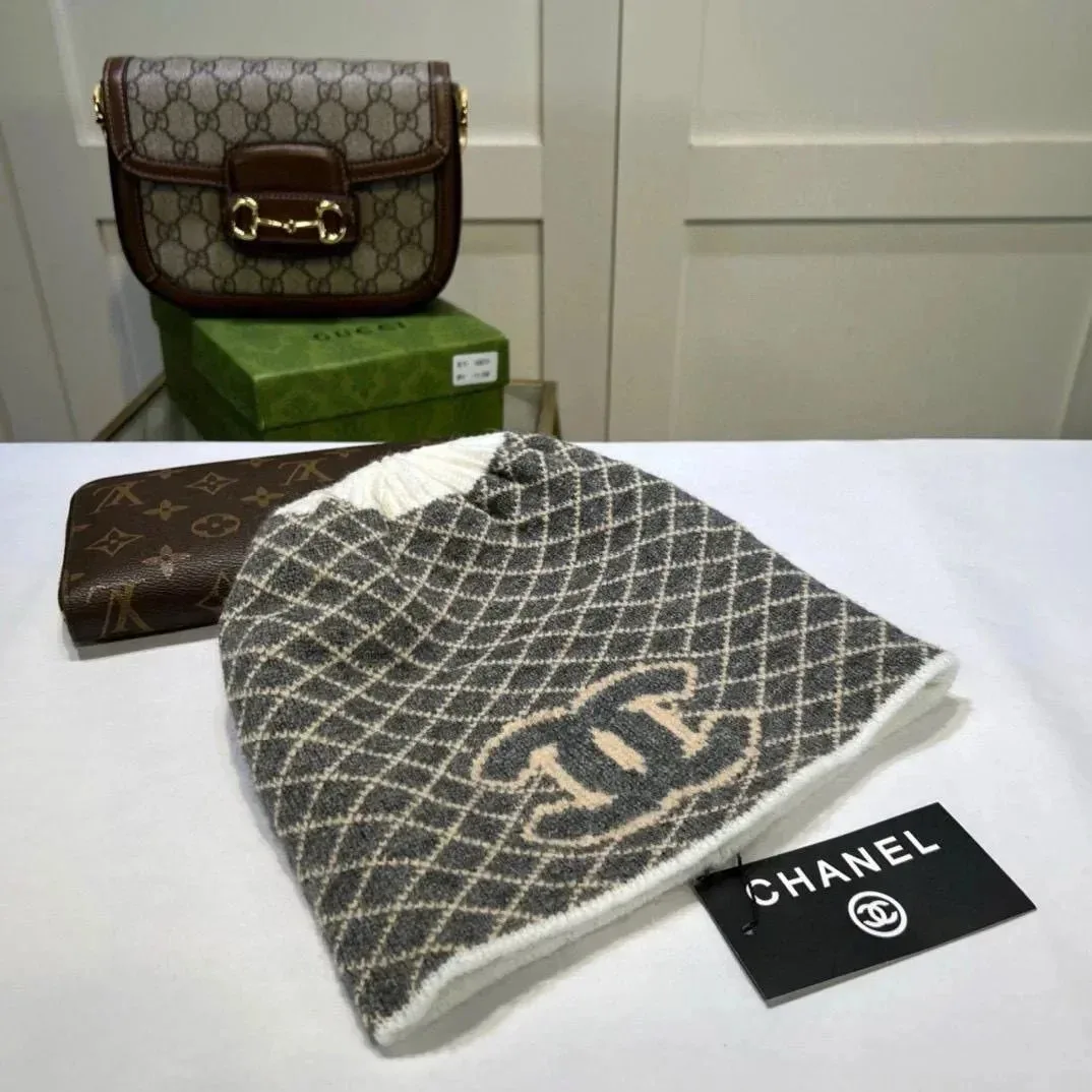 Chanel · Patterned beanie
