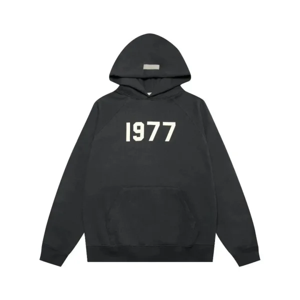 Černá mikina s kapucí z roku 1977 zobrazená v odkazovaném seznamu katalogu Fear of God