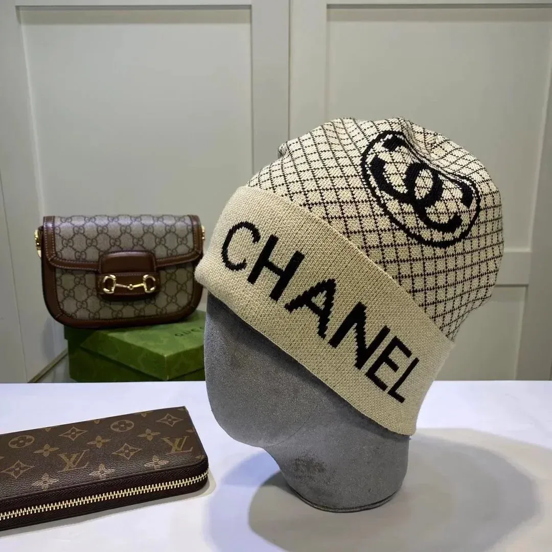 Chanel · Cream / Black beanie